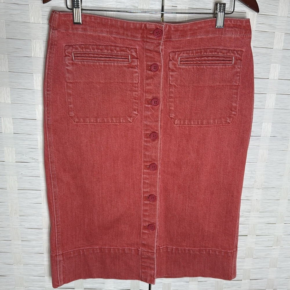 Uniqlo U Women’s Red Washed Button Front Denim Skirt with Pockets Size 8 - Picture 2 of 10
